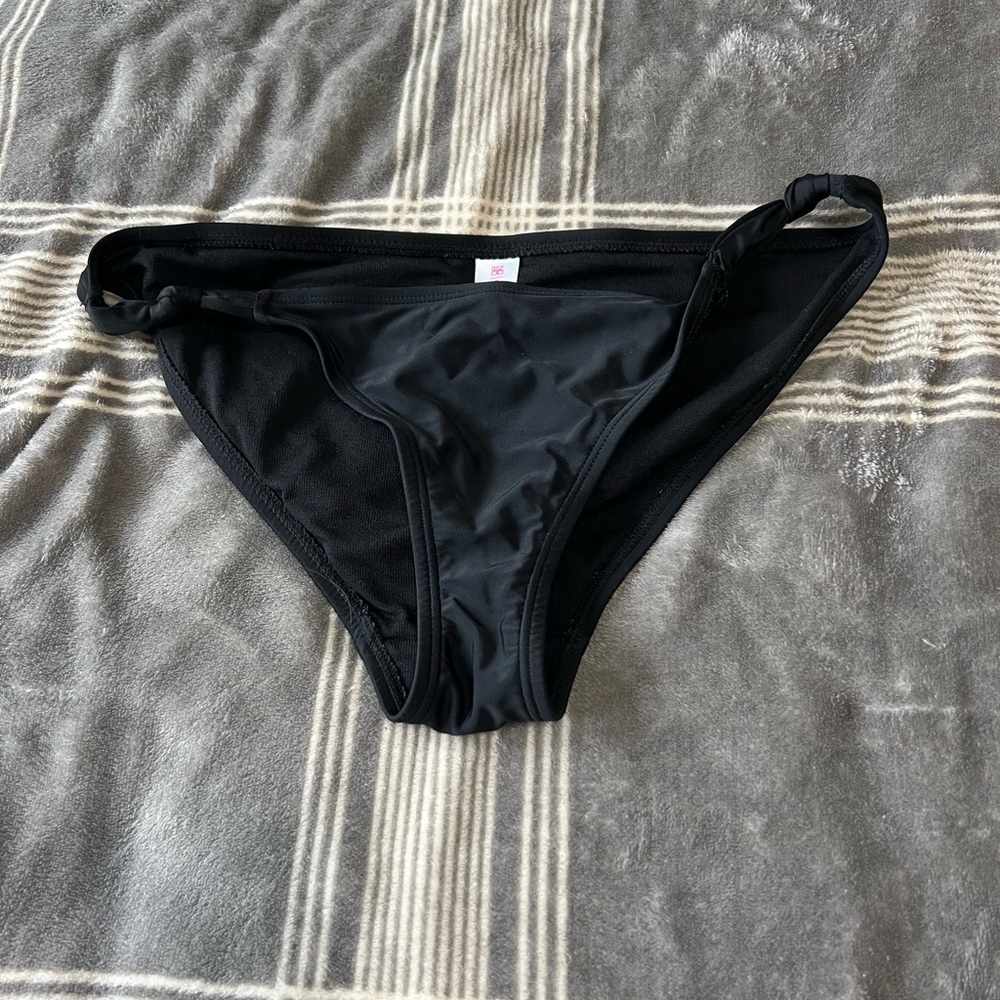 No Boundaries Swimsuit Bottom With Knot on the Sides